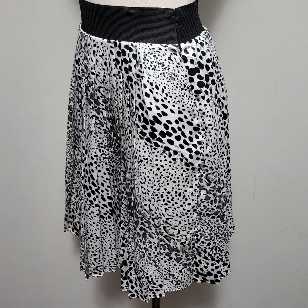 Whbm leopard sateen pleated skirt size 8 - Picture 4 of 6